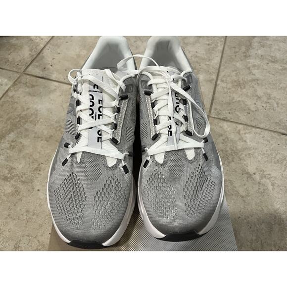 ON Cloud Men's Cloudeclipse White Alloy Gray Running Cloud Cushioned Sneakers 10 - Picture 4 of 8